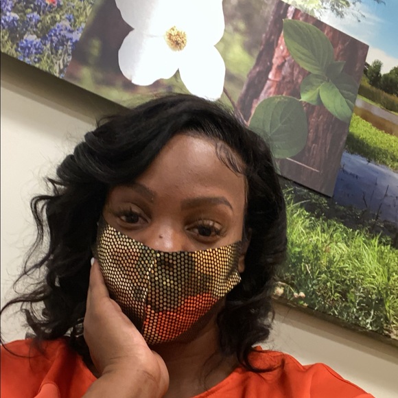 Meet your Posher, Tera - Picture 2 of 3